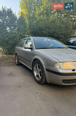 Универсал Skoda Octavia 2004 в Покровске