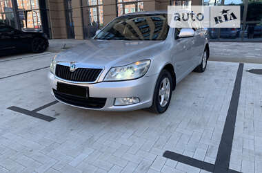 Лифтбек Skoda Octavia 2012 в Ирпене