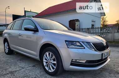 Универсал Skoda Octavia 2017 в Долине