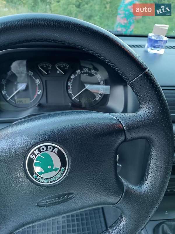 Универсал Skoda Octavia 2006 в Городке