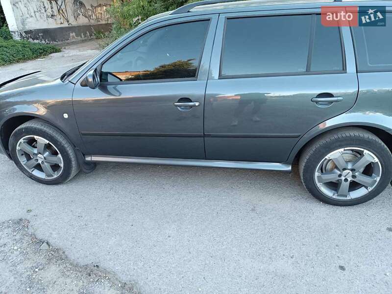 Универсал Skoda Octavia 2006 в Городке