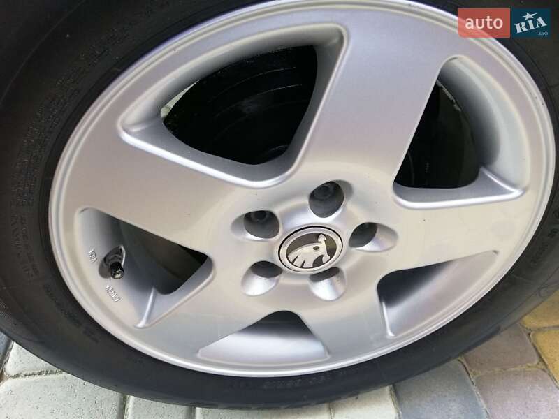 Лифтбек Skoda Octavia 2002 в Тернополе