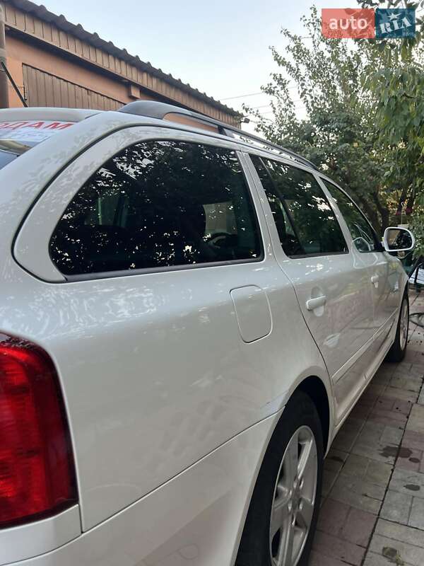Универсал Skoda Octavia 2010 в Магдалиновке