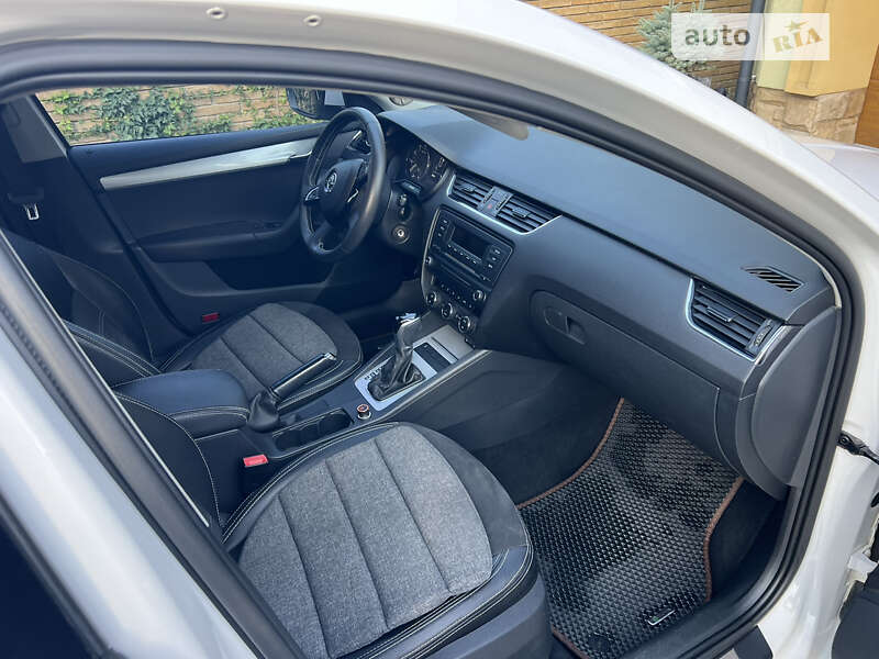 Лифтбек Skoda Octavia 2014 в Ровно