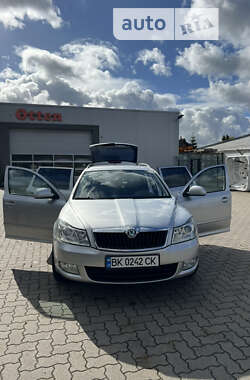 Універсал Skoda Octavia 2011 в Сарнах