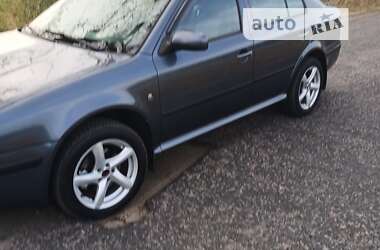 Лифтбек Skoda Octavia 2008 в Умани