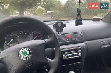 Лифтбек Skoda Octavia 2001 в 