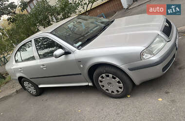 Лифтбек Skoda Octavia 2001 в 