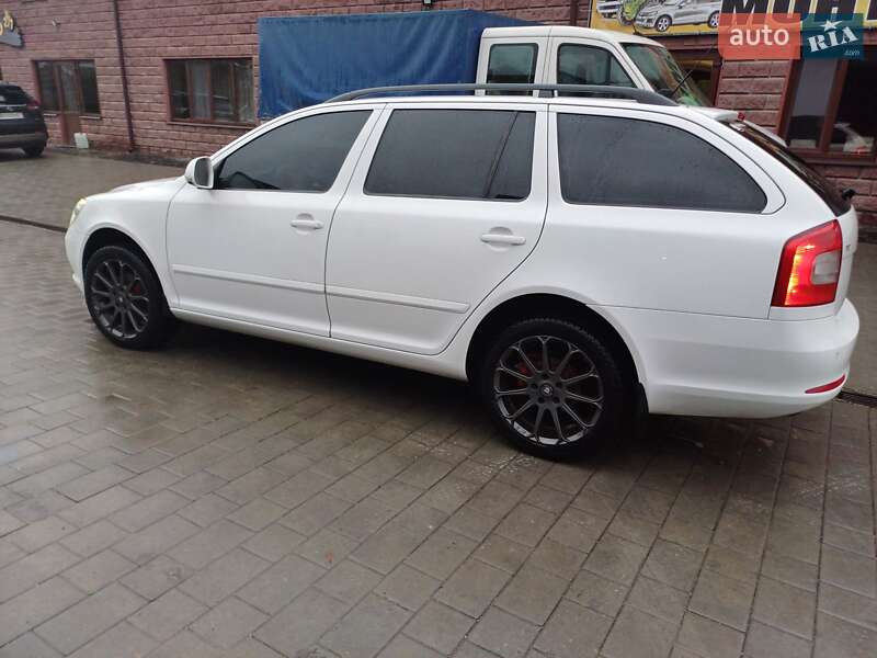 Универсал Skoda Octavia 2010 в Лановцах