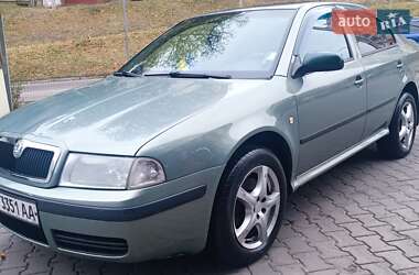 Лифтбек Skoda Octavia 2003 в 