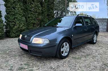 Универсал Skoda Octavia 2006 в Хороле