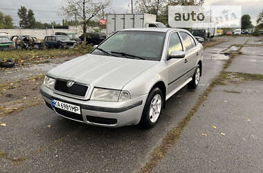 Лифтбек Skoda Octavia 2002 в Киеве