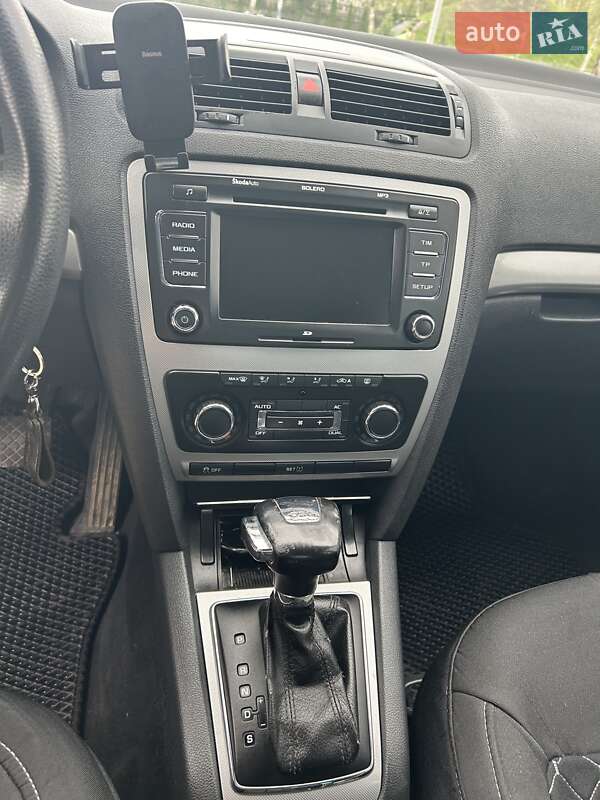 Лифтбек Skoda Octavia 2010 в Ивано-Франковске