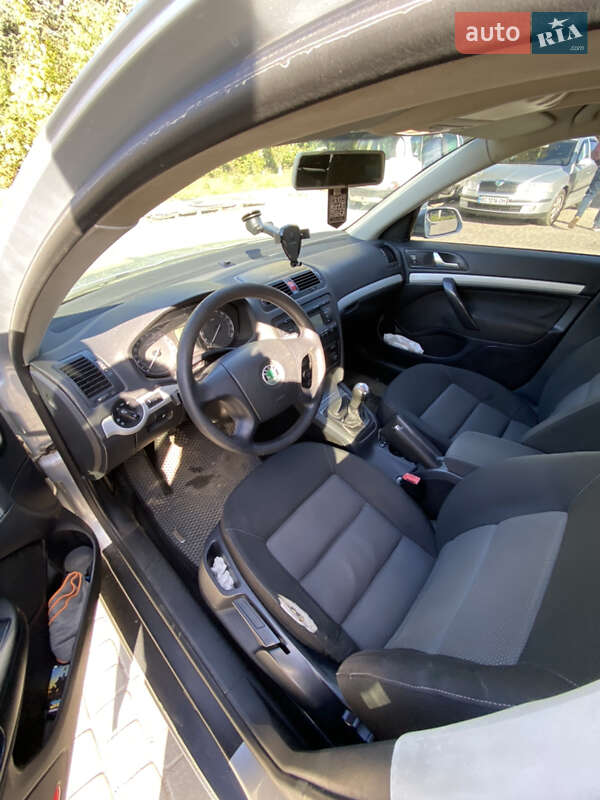 Ліфтбек Skoda Octavia 2008 в Рава-Руській