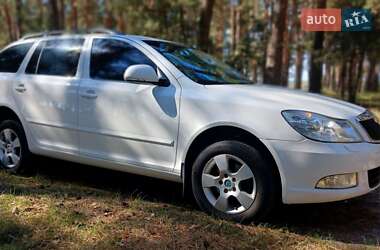 Универсал Skoda Octavia 2012 в Вараше