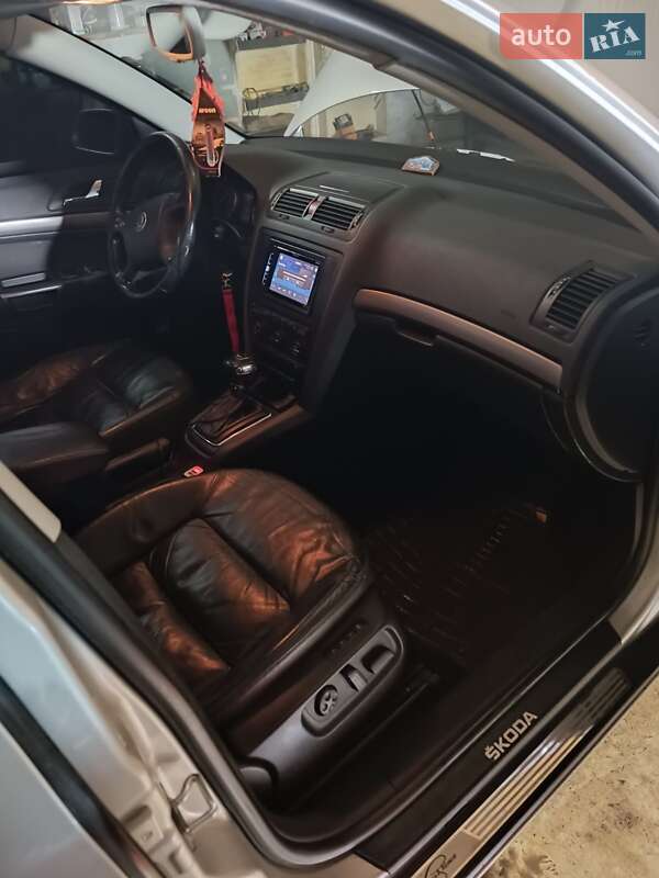 Лифтбек Skoda Octavia 2006 в Сумах