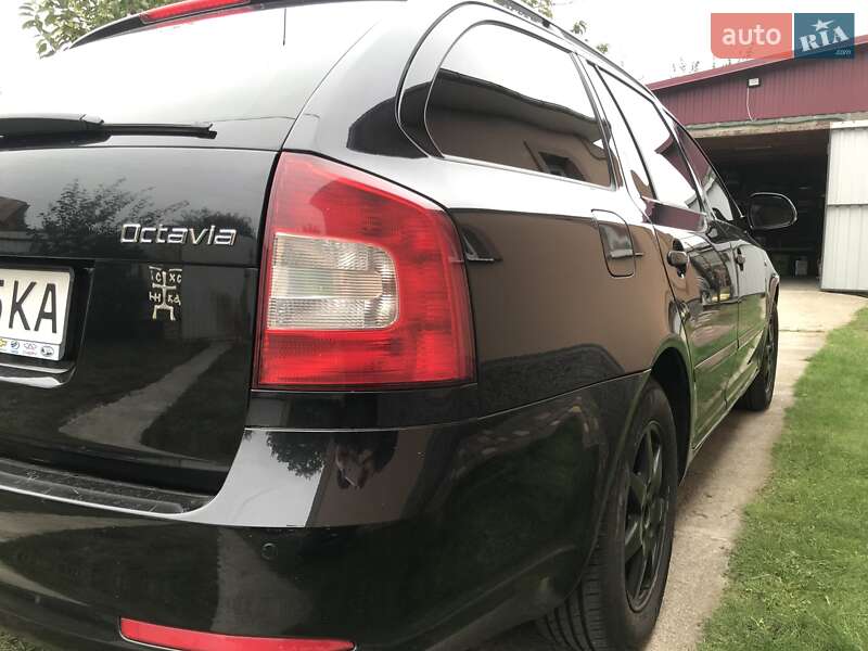 Універсал Skoda Octavia 2011 в Черкасах
