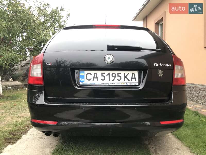Універсал Skoda Octavia 2011 в Черкасах