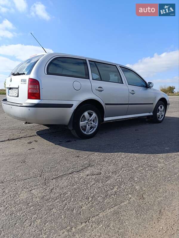 Універсал Skoda Octavia 2002 в Бару