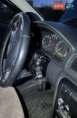Лифтбек Skoda Octavia 2002 в 