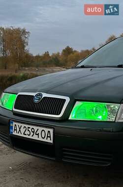 Лифтбек Skoda Octavia 2002 в 