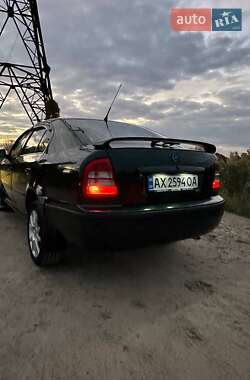 Лифтбек Skoda Octavia 2002 в 