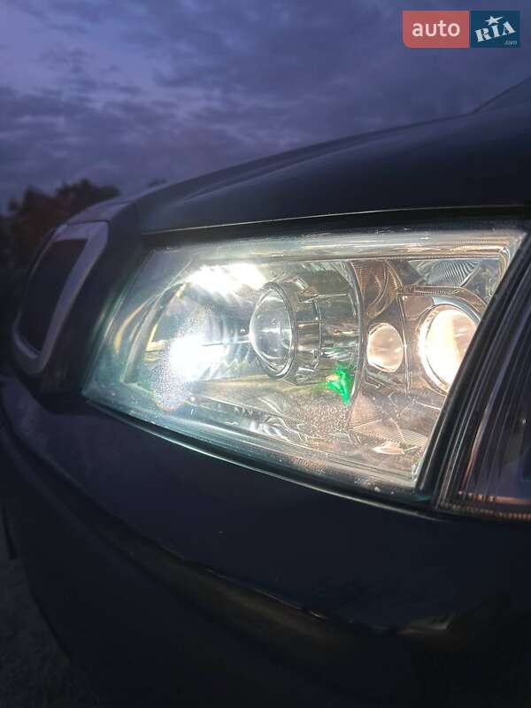 Лифтбек Skoda Octavia 2002 в Харькове