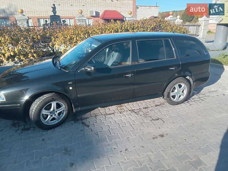 Універсал Skoda Octavia 2002 в Новояворівську