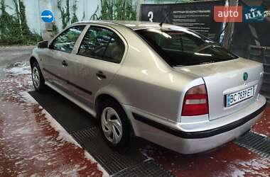 Лифтбек Skoda Octavia 1998 в Городке