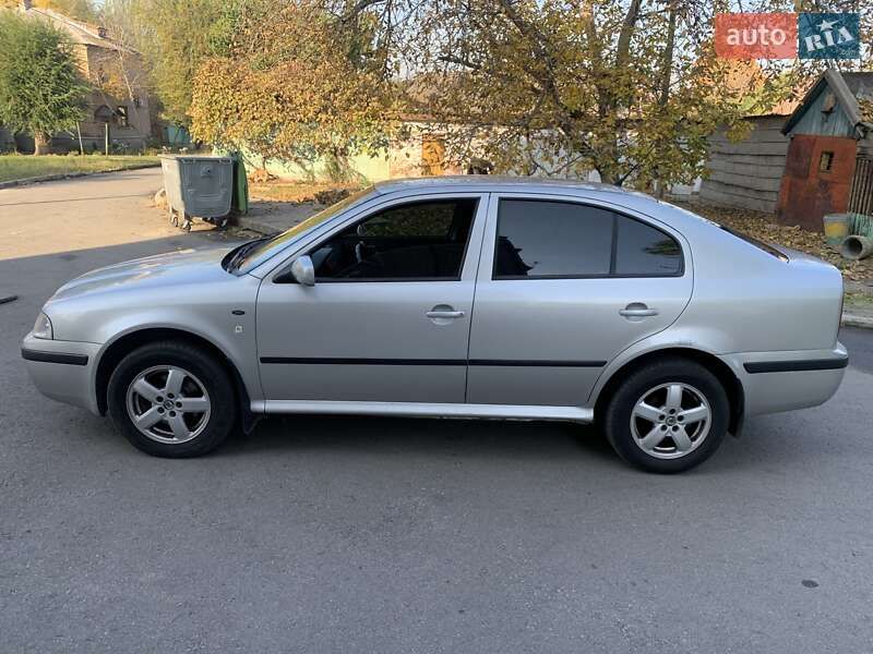 Лифтбек Skoda Octavia 2004 в Запорожье