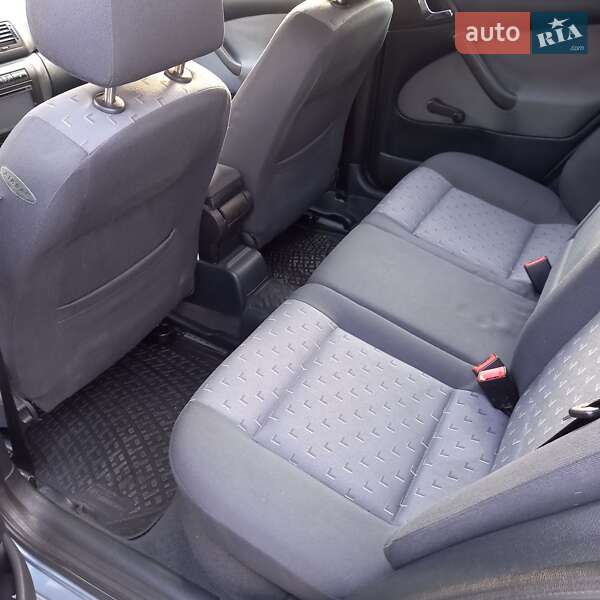Лифтбек Skoda Octavia 2003 в Тернополе