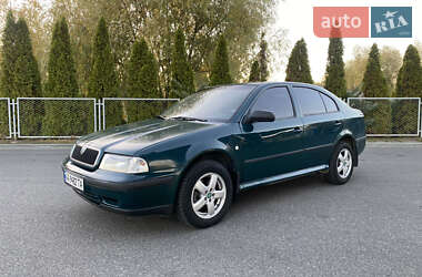 Ліфтбек Skoda Octavia 2000 в Смілі