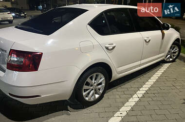 Лифтбек Skoda Octavia 2017 в Ужгороде