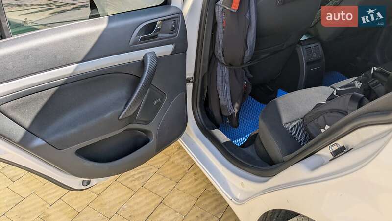 Универсал Skoda Octavia 2011 в Сарнах