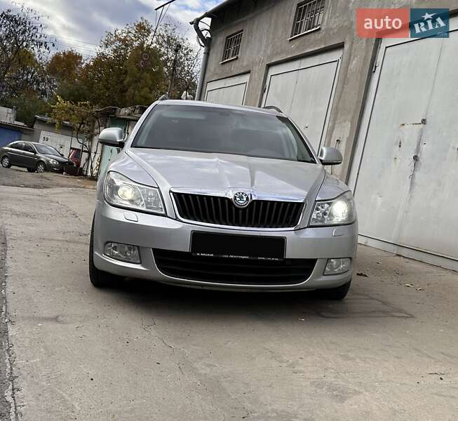 Универсал Skoda Octavia 2011 в Одессе