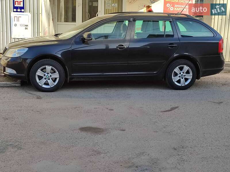 Универсал Skoda Octavia 2012 в Овруче