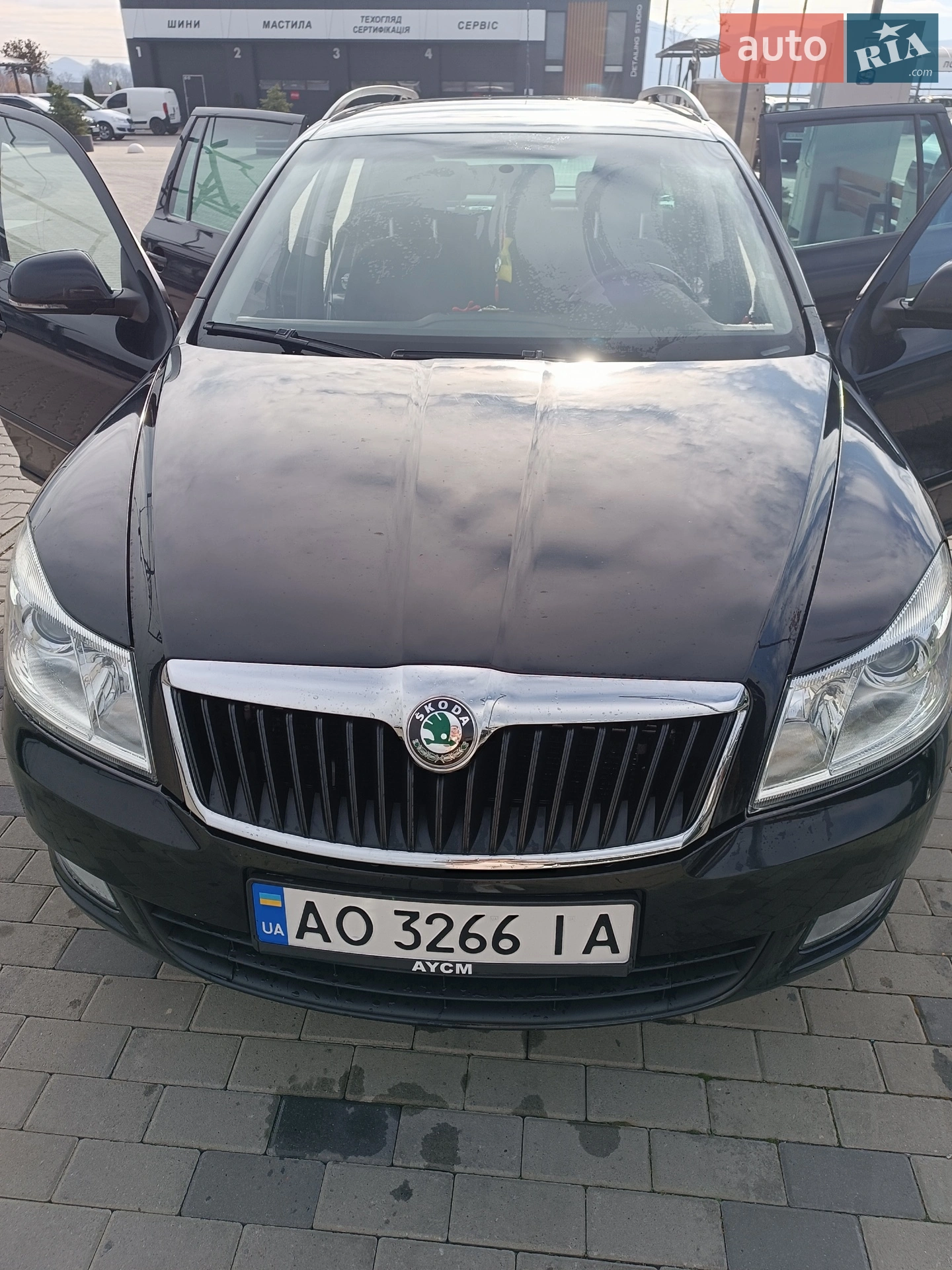 2010 Skoda Octavia - мініатюра 2
