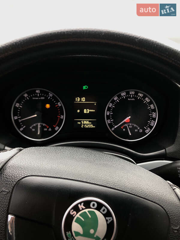 Лифтбек Skoda Octavia 2010 в Радехове фото 8 Лифтбек Skoda Octavia 2010 в Радехове