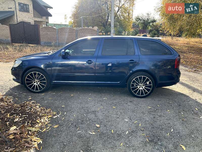 Універсал Skoda Octavia 2010 в Харкові