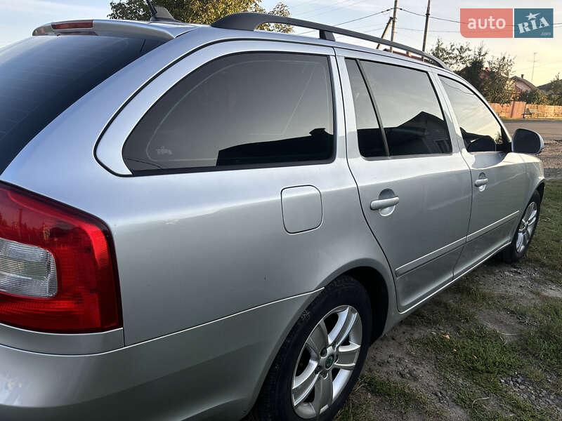 Универсал Skoda Octavia 2010 в Стрые