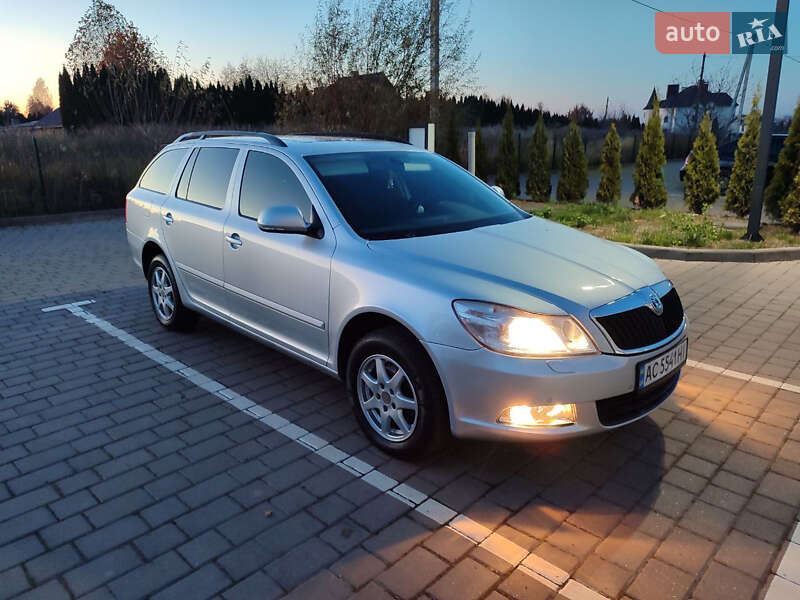 Універсал Skoda Octavia 2009 в Луцьку