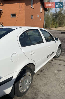 Ліфтбек Skoda Octavia 2007 в Ромнах