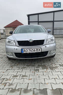 Универсал Skoda Octavia 2012 в Среднем