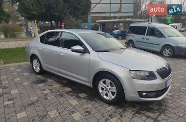 Лифтбек Skoda Octavia 2016 в Ужгороде