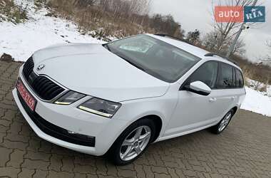 Универсал Skoda Octavia 2019 в Стрые