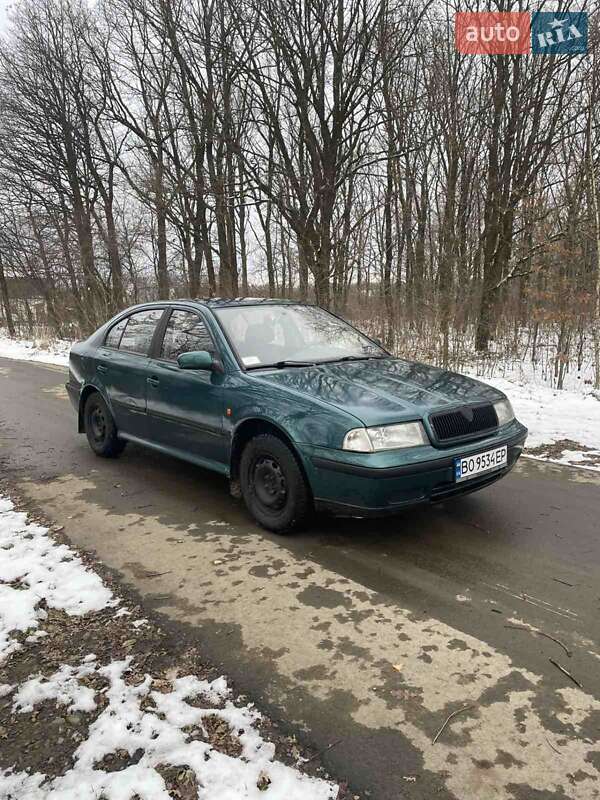 Лифтбек Skoda Octavia 1998 в Ивано-Франковске