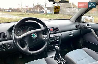 Универсал Skoda Octavia 2006 в Хороле