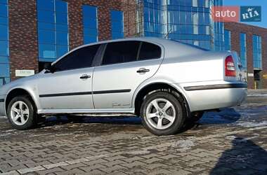 Лифтбек Skoda Octavia 2001 в Черновцах