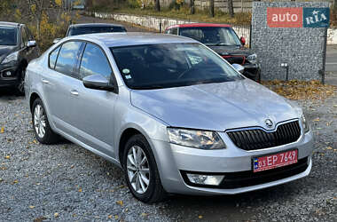 Лифтбек Skoda Octavia 2015 в Ровно