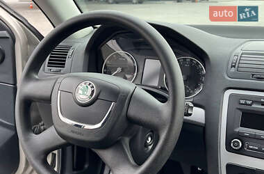 Лифтбек Skoda Octavia 2012 в Петрове